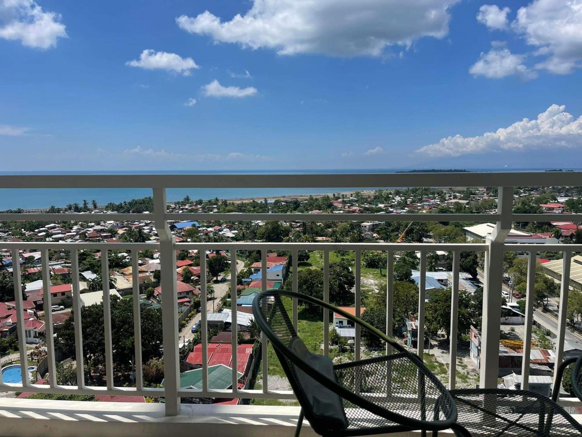 Verdon Parc Davao City With Balcony By Darpm Esterno foto